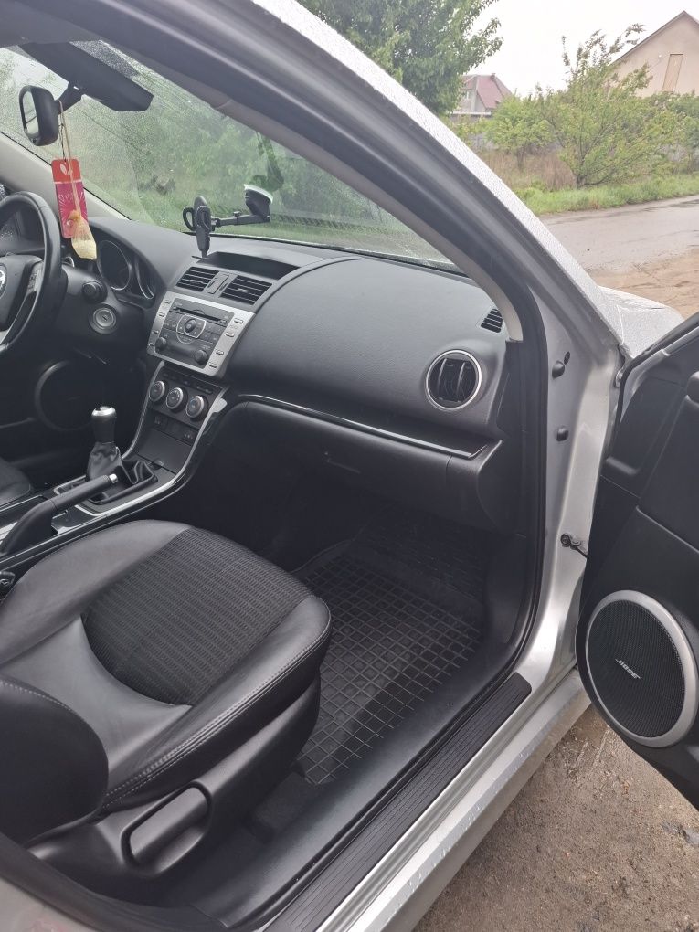 Продам Mazda 6 .