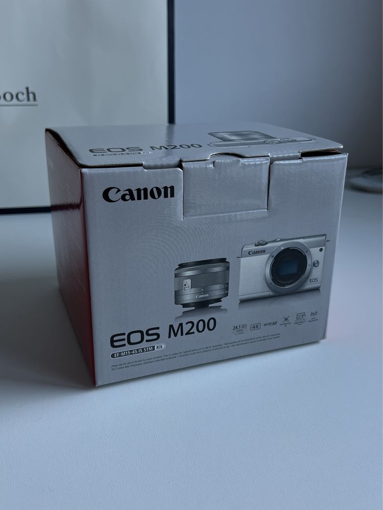 Aparat fotograficzny Canon EOS M200 korpus + obiektyw czarny
