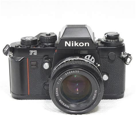 Câmara Nikon F3 com lente NIKKOR 50 mm f/1.4 — ótimo estado, funcional