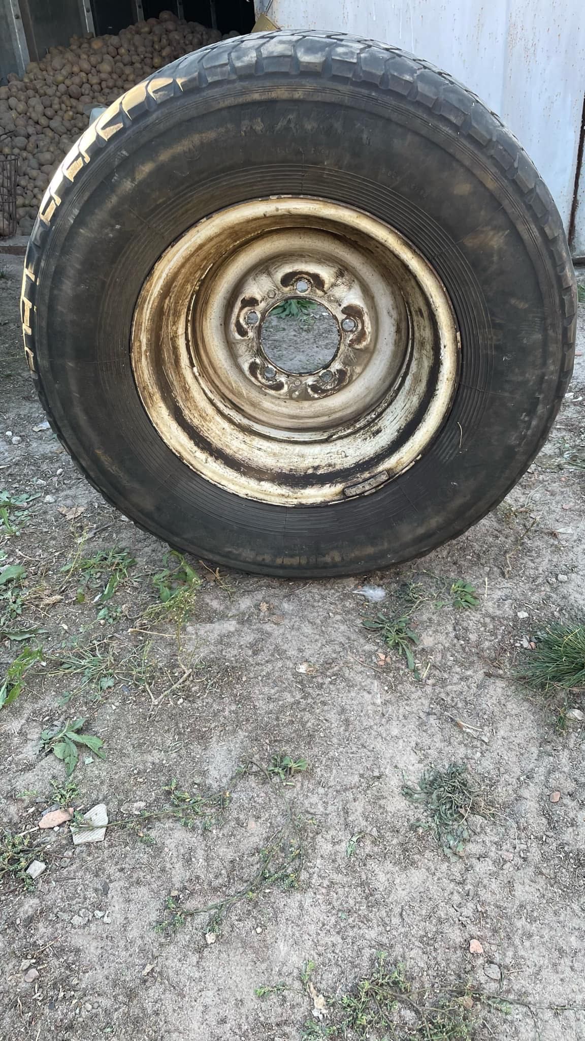Продам шину на УАЗ