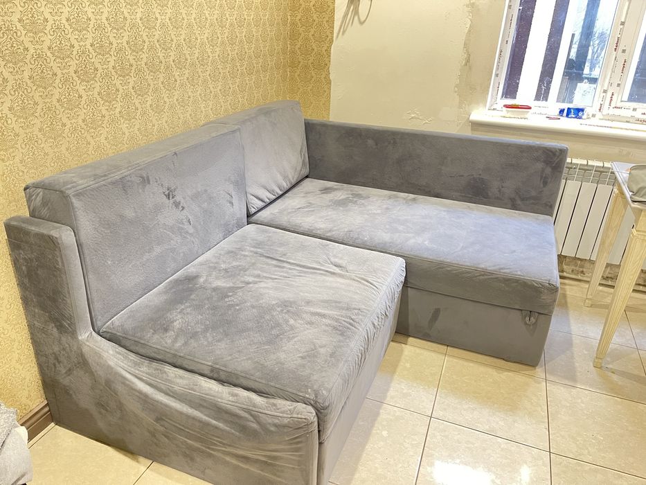 Диван угловой разлаживается на двухспальный