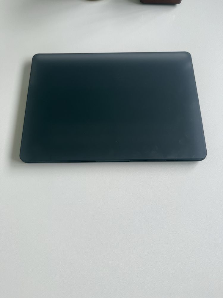 Etui (case) do macbook air 13 m2. A2681