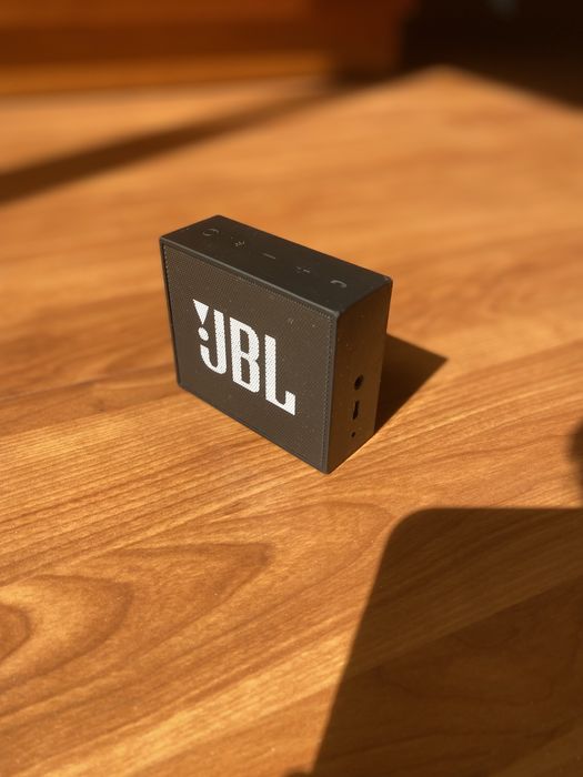 Coluna JBL Essential One.