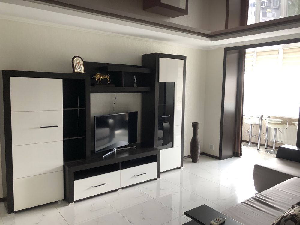 Продам 2 кімнатнуКвартиру В самому Центрі Рівного біля Парку Шевченка.