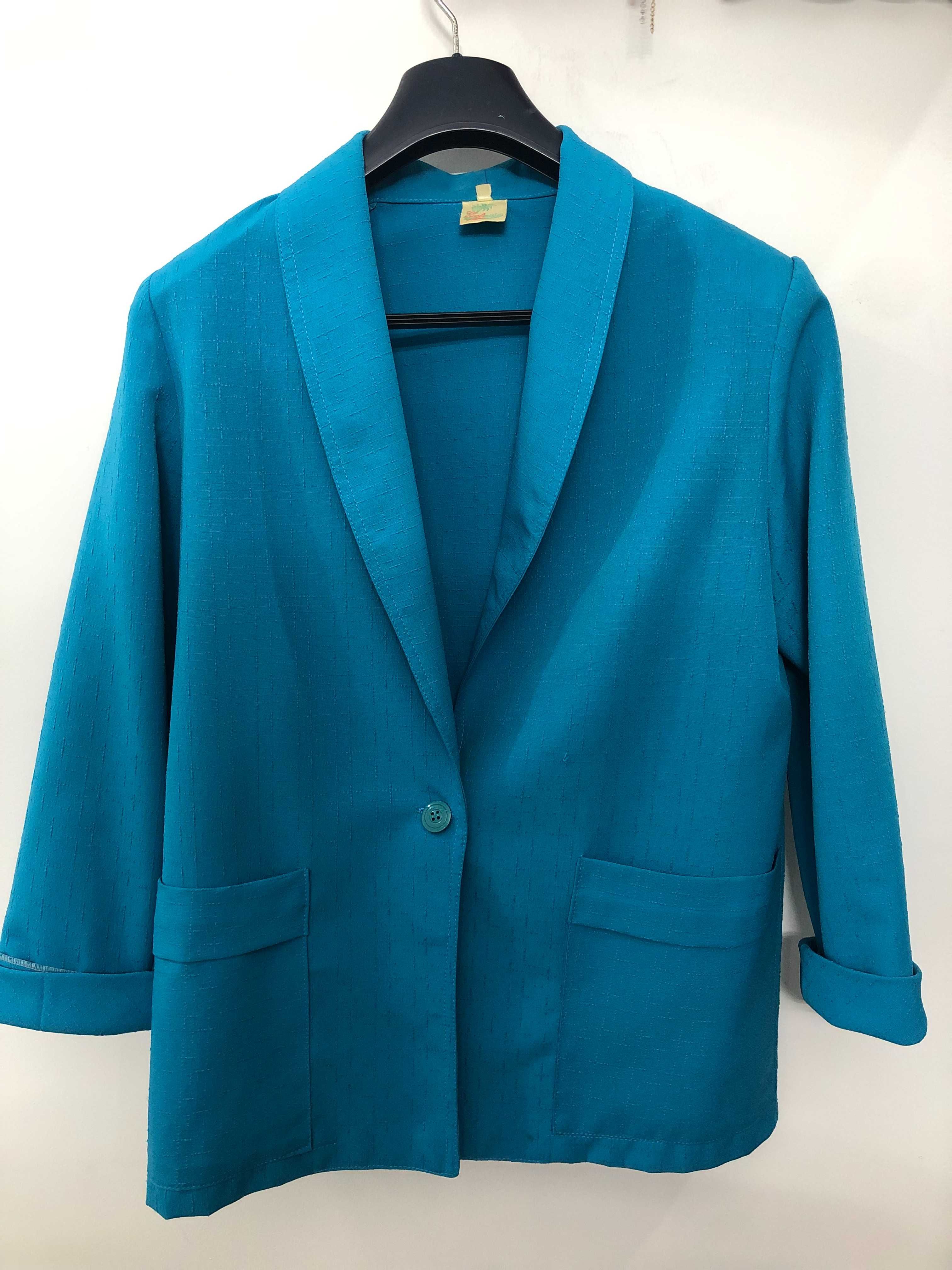 Blazer tamanho M/L, sem marcas de uso