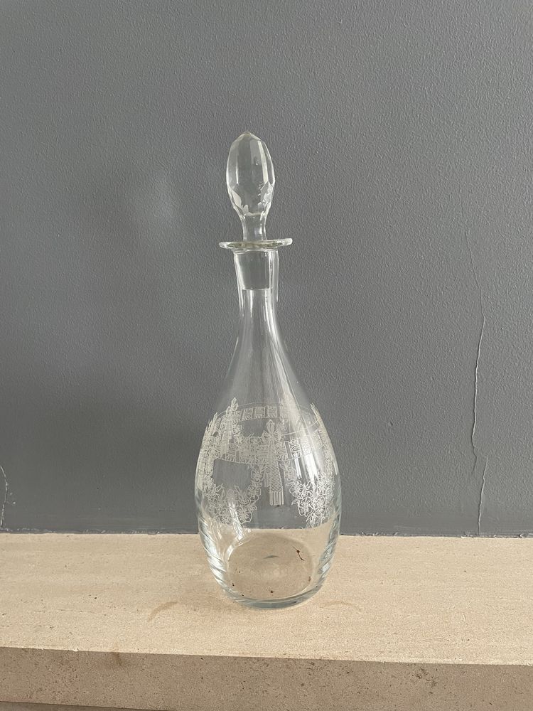 Garrafa de cristal lapidada à mão