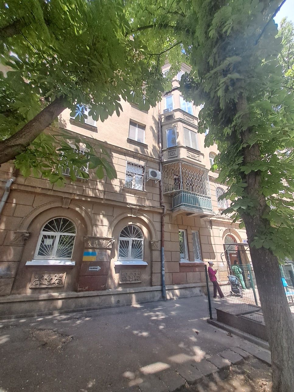 Продам Спиридоновская Нежинская 3х комнатную квартиру