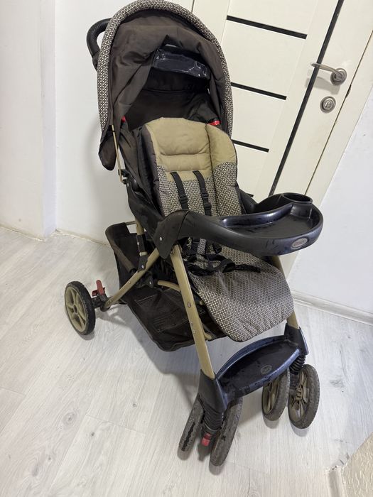 Прогулянкова коляска