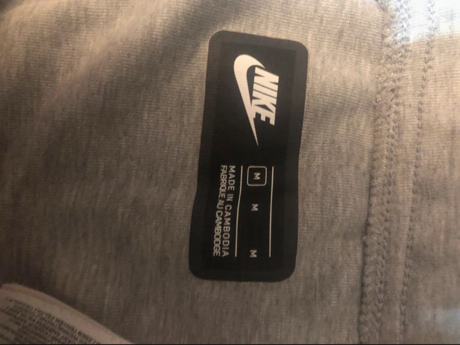 Szare spodnie nike tech fleece