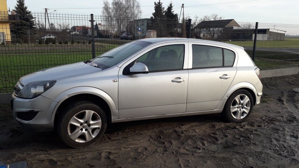 Opel Astra H III 2010r  1.6 115 km kod lakieru Z176  części