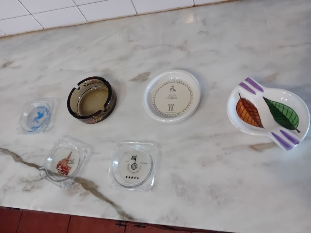 Conjunto de 6 Cinzeiros Antigos Diversos