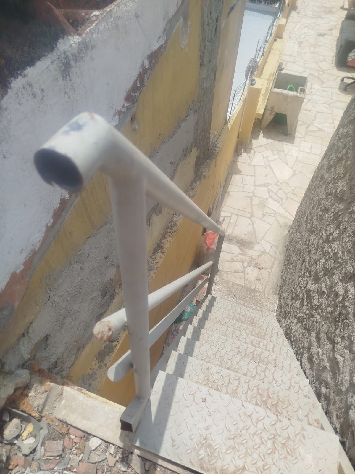 Vendo escadas, usadas