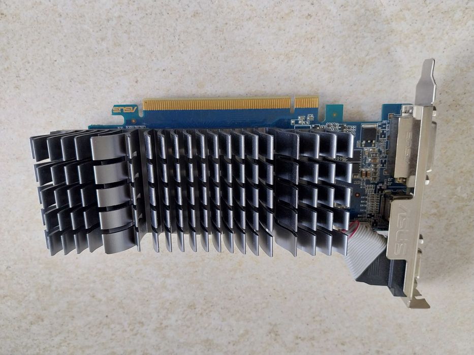 do sprzedania karta graficzna ASUS GT 610 1GB DDR3