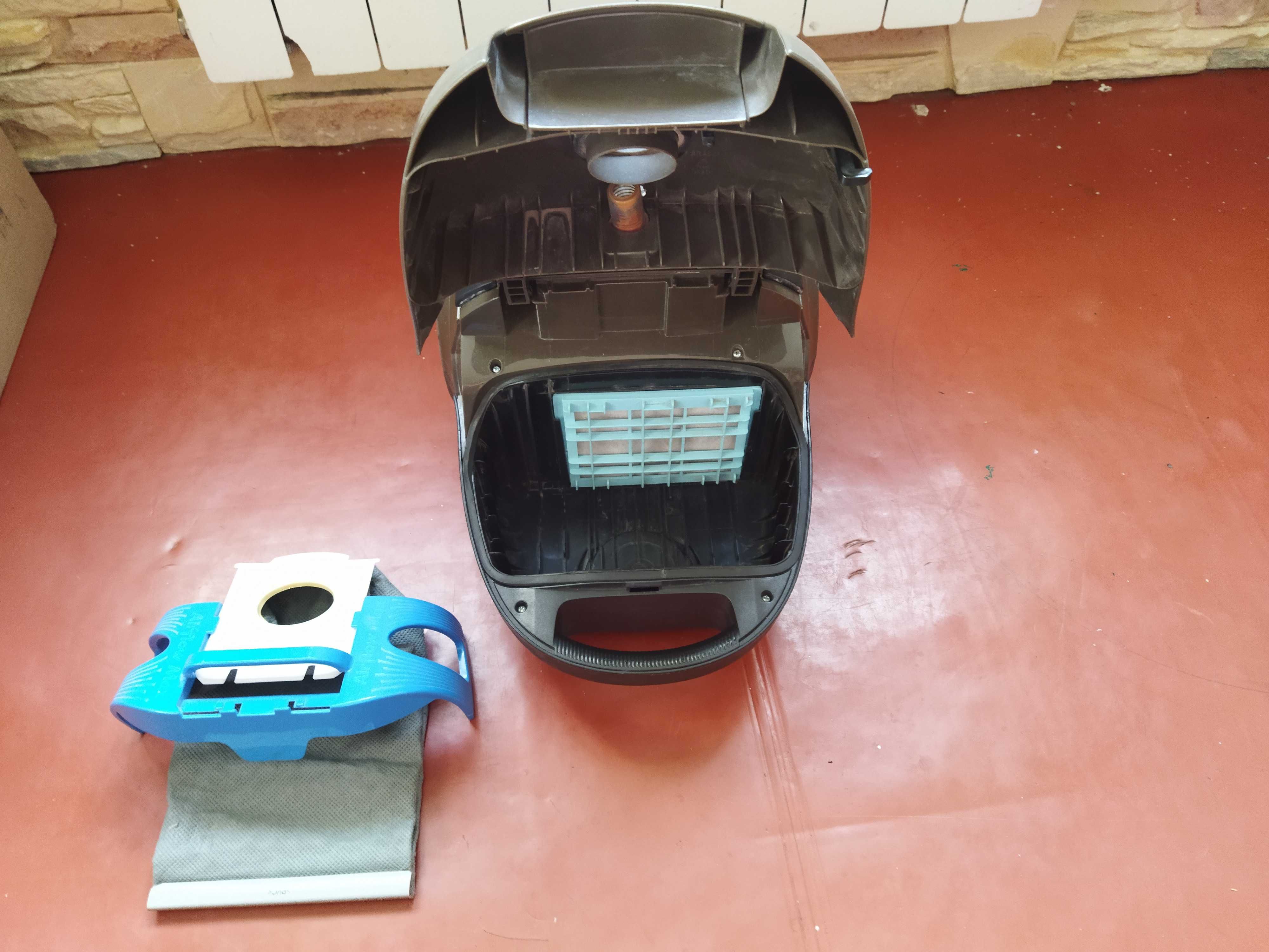 Пылесос Philips Performer Active FC8656 2100W.