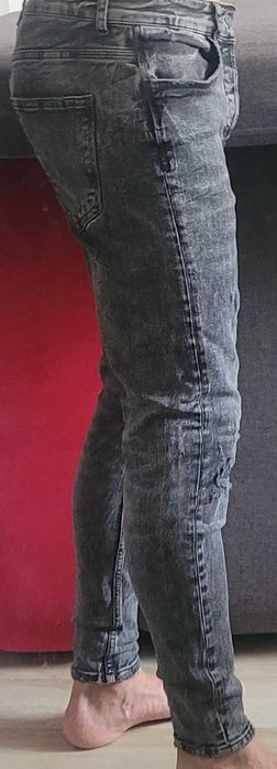 Spodnie jeans spodnie dżinsowe Zara 42 z rozdarciami