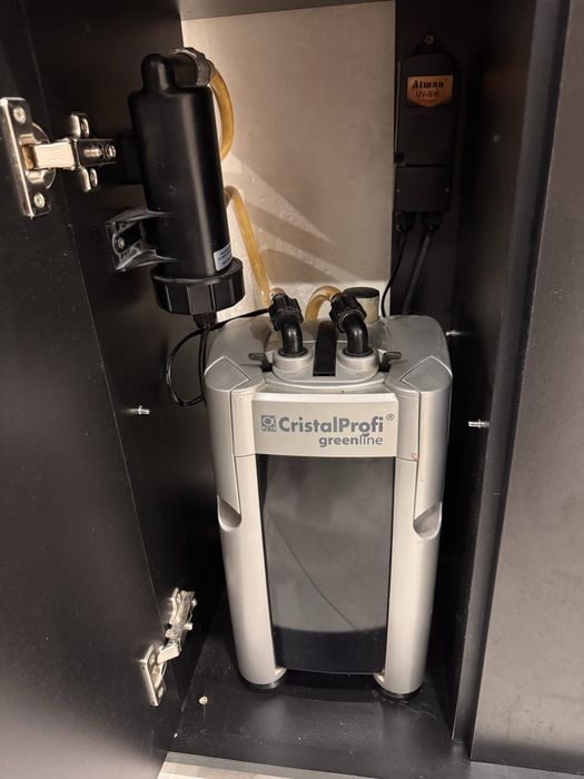 Акваріум з усім необхідним обладнанням