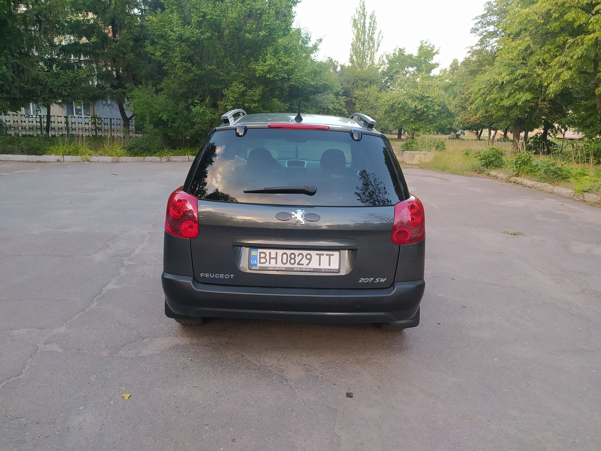 Продам Peugeot 207 sw 1.6 бензин
