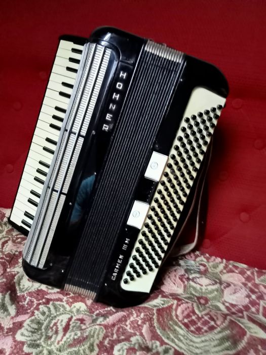 Akordeon Hohner Carmen III M 120