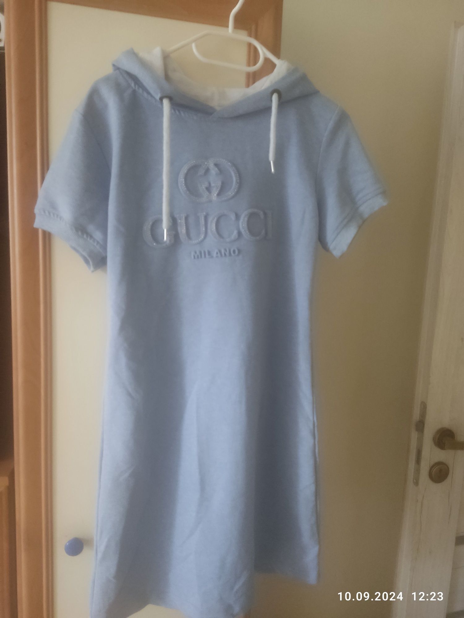 Sukienka, tunika z napisem Gucci