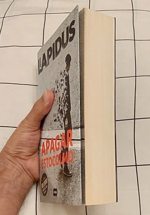 "Apagar Estocolmo "      (portes grátis)