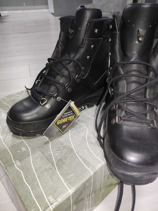 Берці lowa mountain boot GTX.