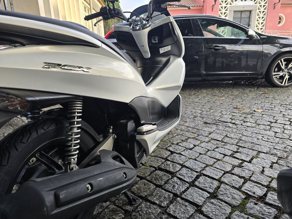 Honda PCX 2010 impecável