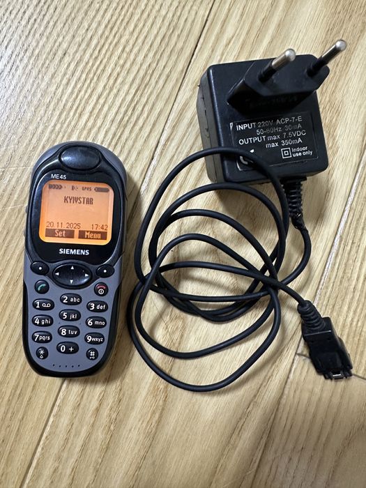 Телефон оригінал siemens me45 + зарядний пристрій