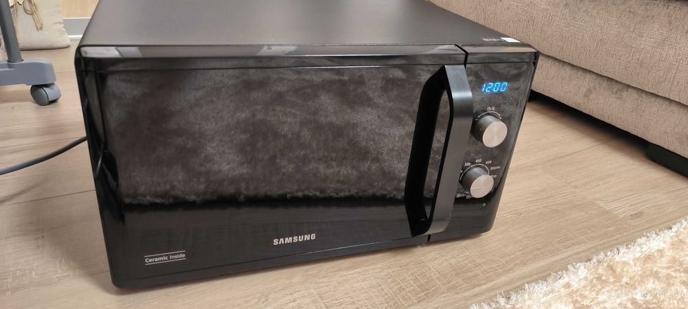 Мікрохвильова піч з грилем Samsung MG23K3614AK
