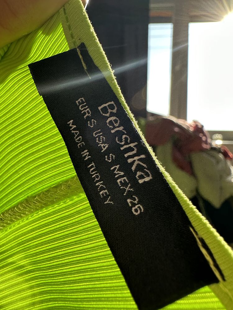 Neonowy kombinezon Bershka