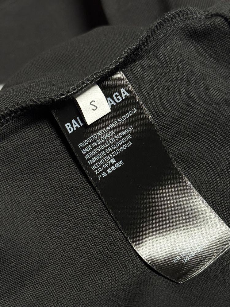 Футболка Balenciaga See Now Buy Now T-Shirt.