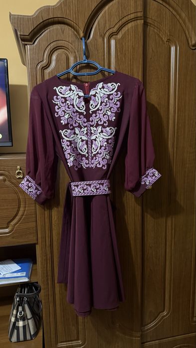 Продам вишите плаття