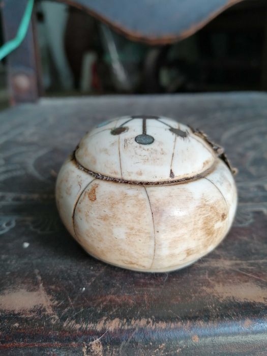 guarda joias pequeno antigo em osso