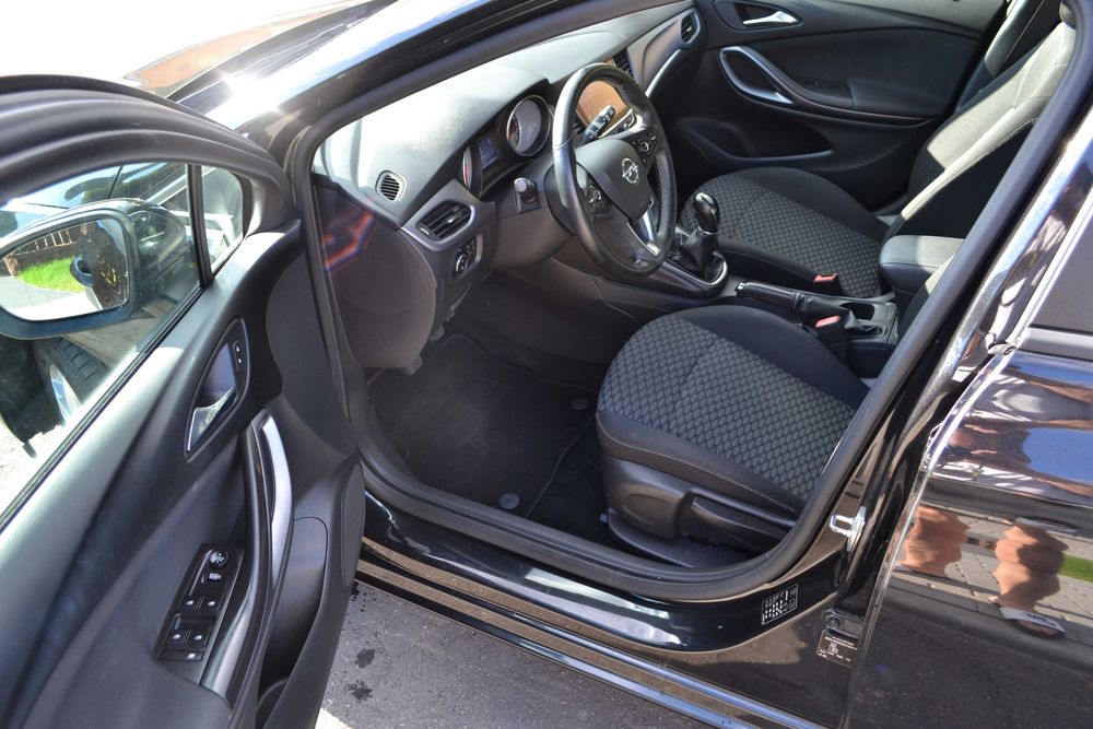 Opel Astra 1,6 CDTi 110km Hatchback 5-Drzwi eco FLEX ZAREJESTROWANY