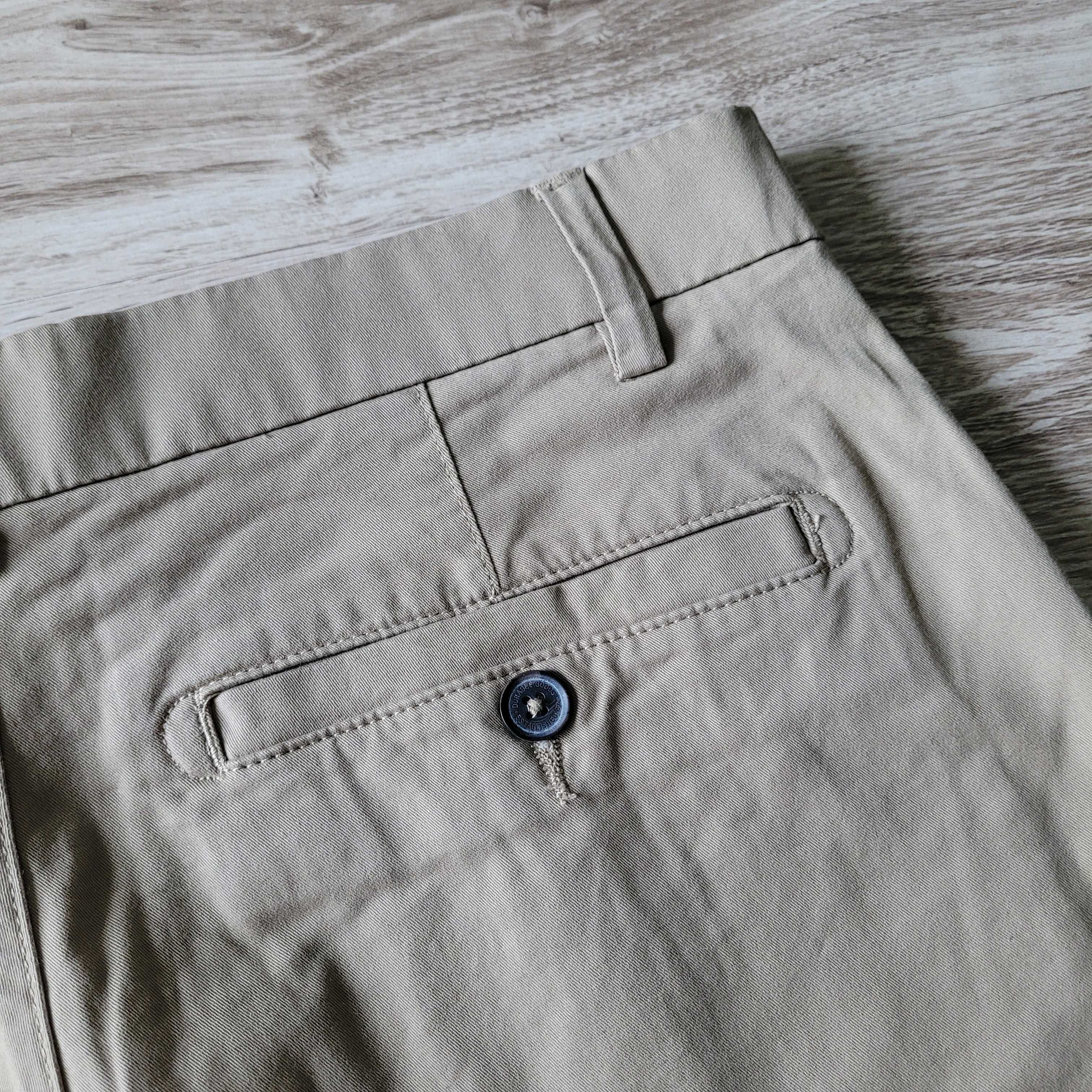 Нові NEXT розмір 34R M чоловічі Slim fit шорти бермуди чіноси бежеві