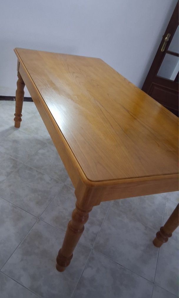 Mesa de sala de jantar