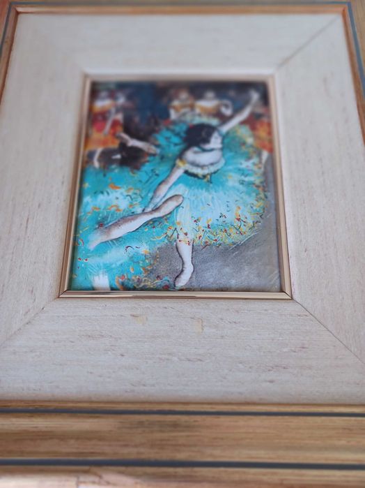 Cj. 4 quadros. Reprodução em esmalte, moldura de madeira