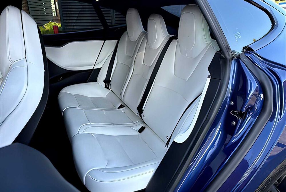 Tesla Model S      2018