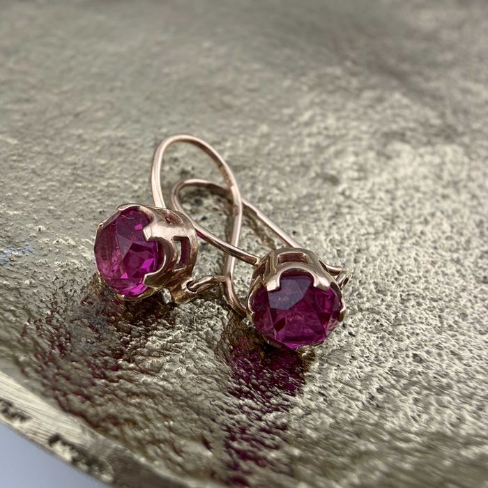 Złote kolczyki vintage 14K, rubin syntetyczny, Odessa ZSRR, rok 1991