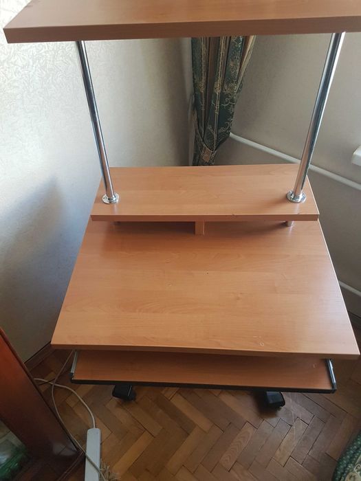 Письмовий стіл ВхШхГ 143х77х77см