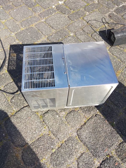 Destilador de Água em Inox