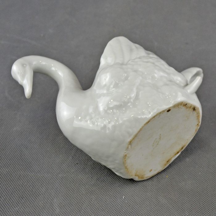 Floreira em forma de Cisne em Porcelana Vista Alegre