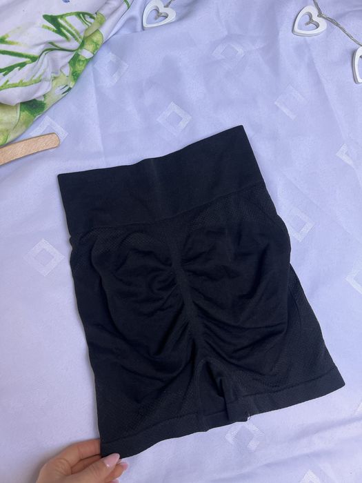 Spodenki z wysokim stanem spodenki na siłownie modelujące