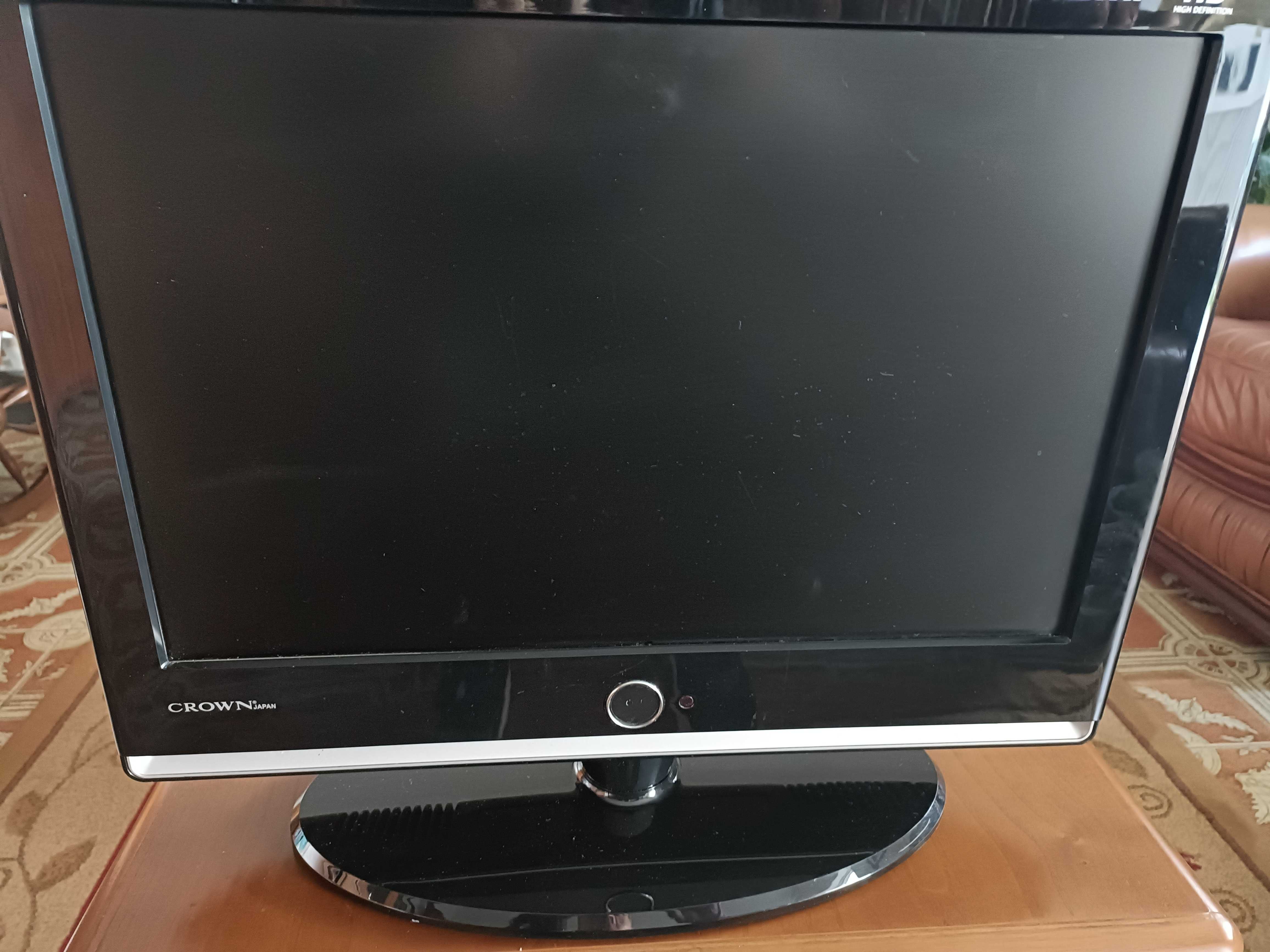 Vendo este Televisor LED TV 31.5" Q.1042 Qilive com uma pequena avaria