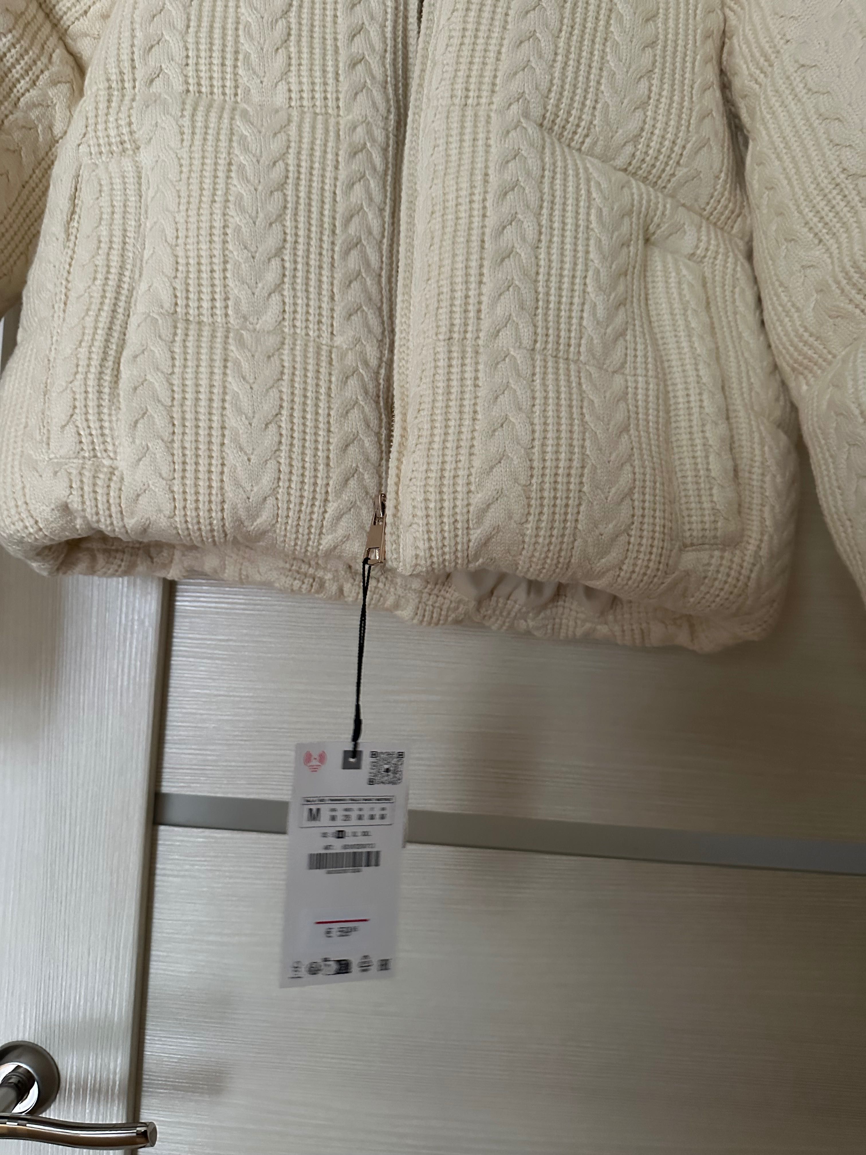 Пуховик новий Zara молочного кольору