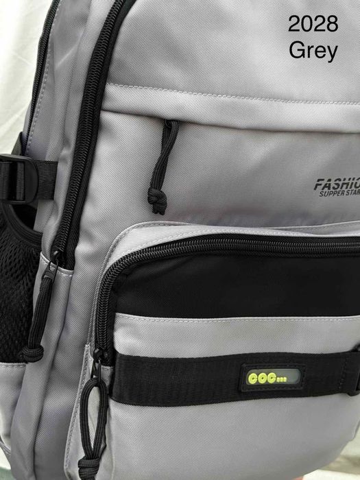 Якісний рюкзак для школярів, є в різних кольорах.