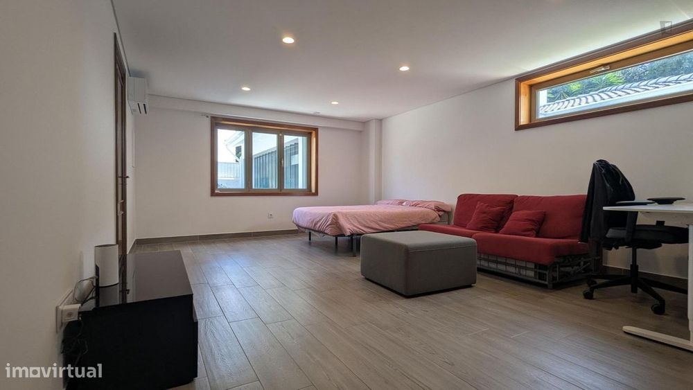 788952 - Quarto com cama de casal em casa com 5...