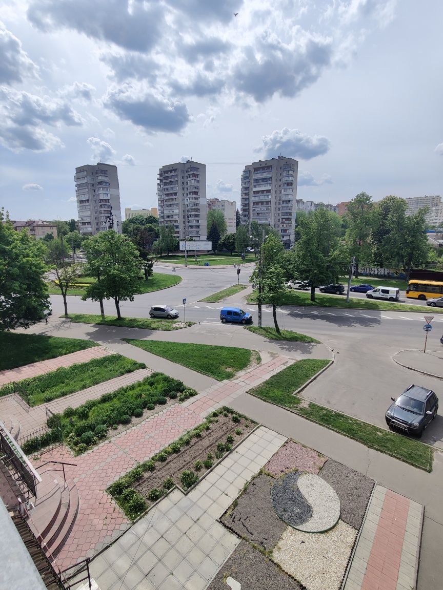 Центр міста! Проспект миру !Квартира в елітному будинку !