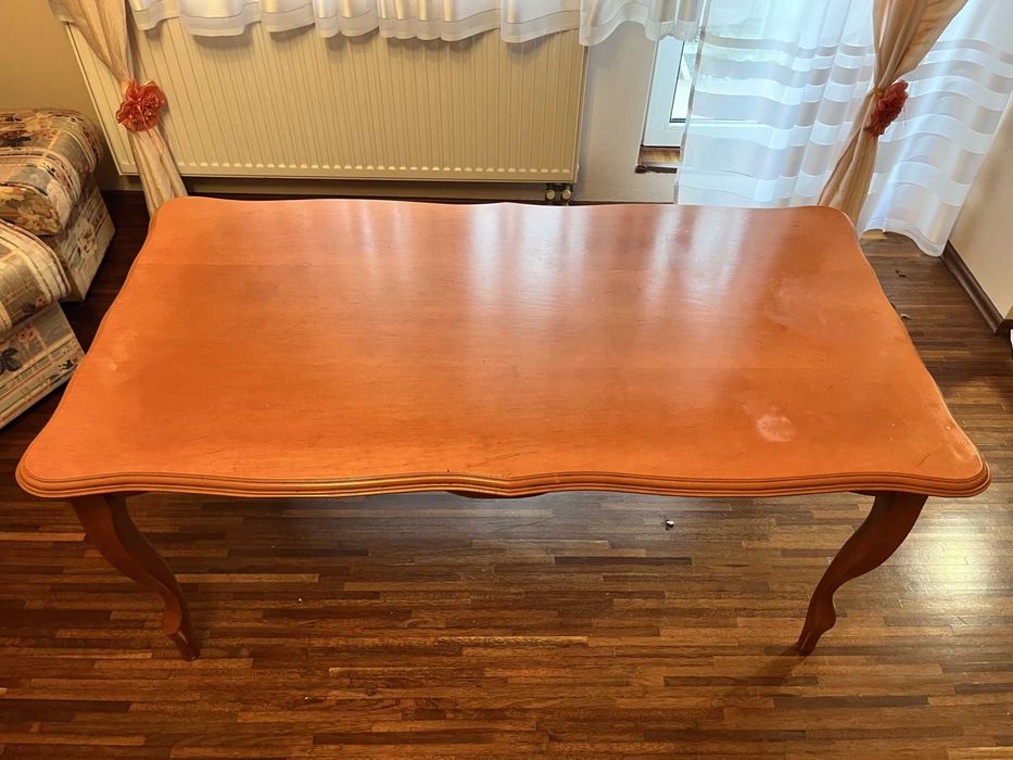 Komplet stylowych mebli z litego drewna – wyjątkowa okazja!