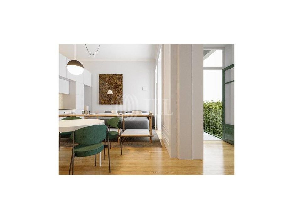 Apartamento T1+1 com logradouro, Álvares Cabral 127, Porto