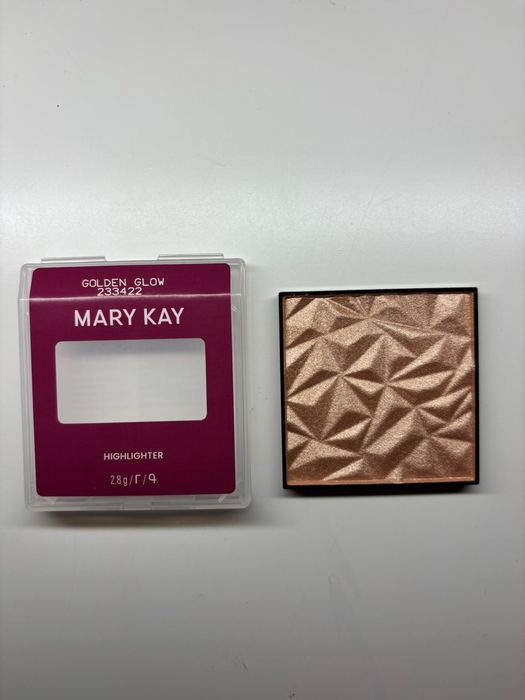 NOWOŚĆ! Puder Rozświetlający - Golden Glow (Błyszczący) Mary Kay